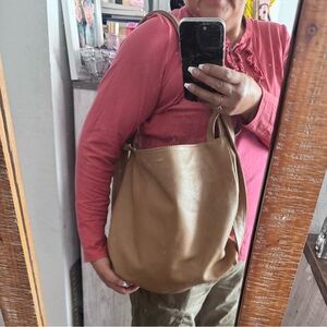 Vestirsi Tan Leather Bag